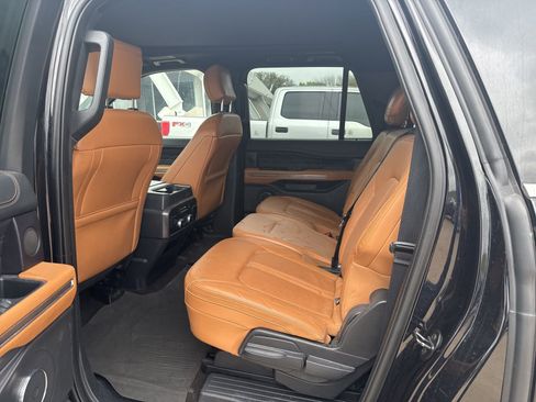Used 2022 Ford Expedition Max Platinum image 8