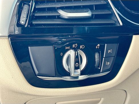 Certified 2023 BMW 530i xDrive w/ Premium Package image 10