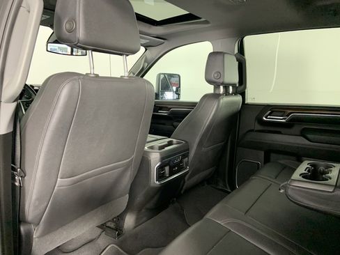 Used 2024 GMC Sierra 3500 SLT w/ SLT Convenience Package image 29