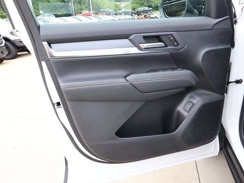 New 2027 GMC Terrain Elevation w/ Elevation Premium Package AWD/4WD image 11