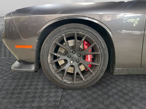 Used 2016 Dodge Challenger SRT w/ Technology Group RWD image 14