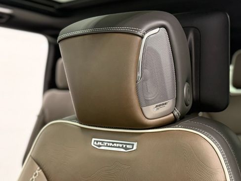 Used 2025 GMC Yukon XL Denali Ultimate AWD/4WD image 17