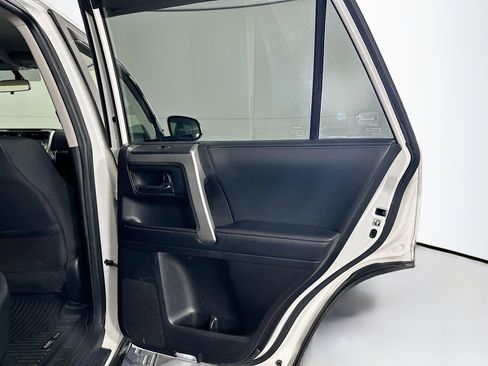 Used 2019 Toyota 4Runner SR5 AWD/4WD image 28