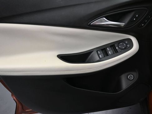Used 2020 Buick Encore GX Essence FWD image 11