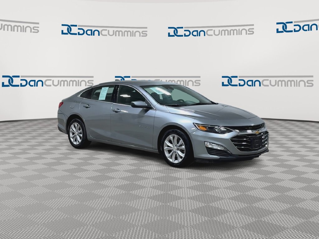 Used 2025 Chevrolet Malibu LT FWD image 2