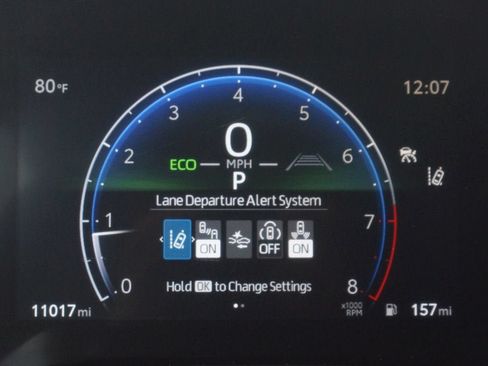 Certified 2025 Toyota Corolla SE w/ SE Premium Package FWD image 4