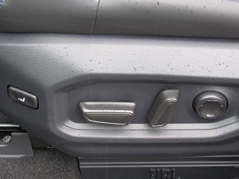 Used 2025 Toyota Tundra Platinum image 13