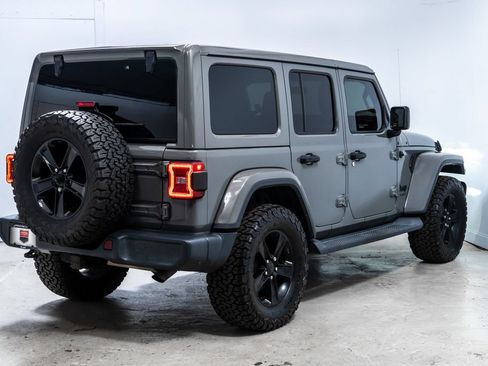 Used 2019 Jeep Wrangler Unlimited Sahara AWD/4WD image 7