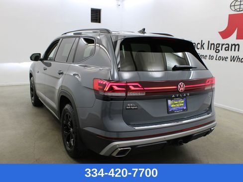 Certified 2024 Volkswagen Atlas Peak Edition SEL image 2