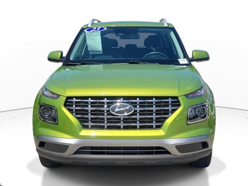 Used 2023 Hyundai Venue SEL FWD image 2