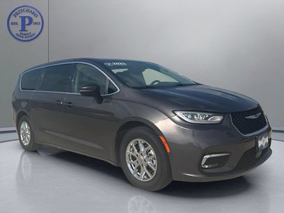 Used 2023 Chrysler Pacifica Touring-L