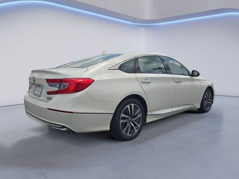 Used 2018 Honda Accord Touring image 6