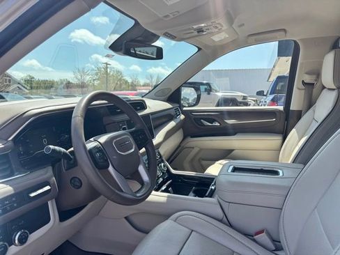 Used 2023 GMC Yukon XL Denali AWD/4WD image 8