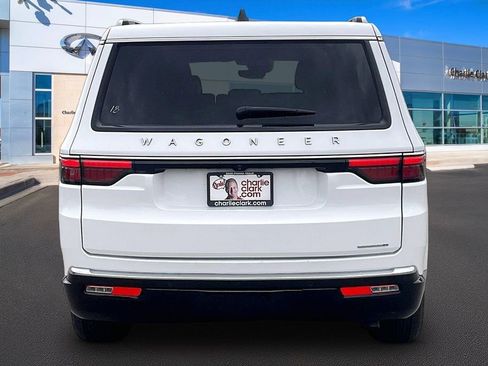 Used 2024 Jeep Wagoneer Series II AWD/4WD image 4