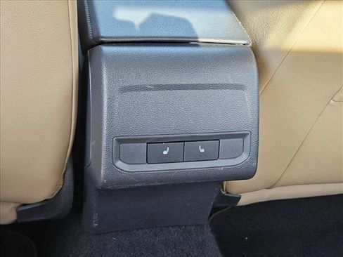 Used 2019 Volkswagen Jetta SEL w/ Cold Weather Package image 18