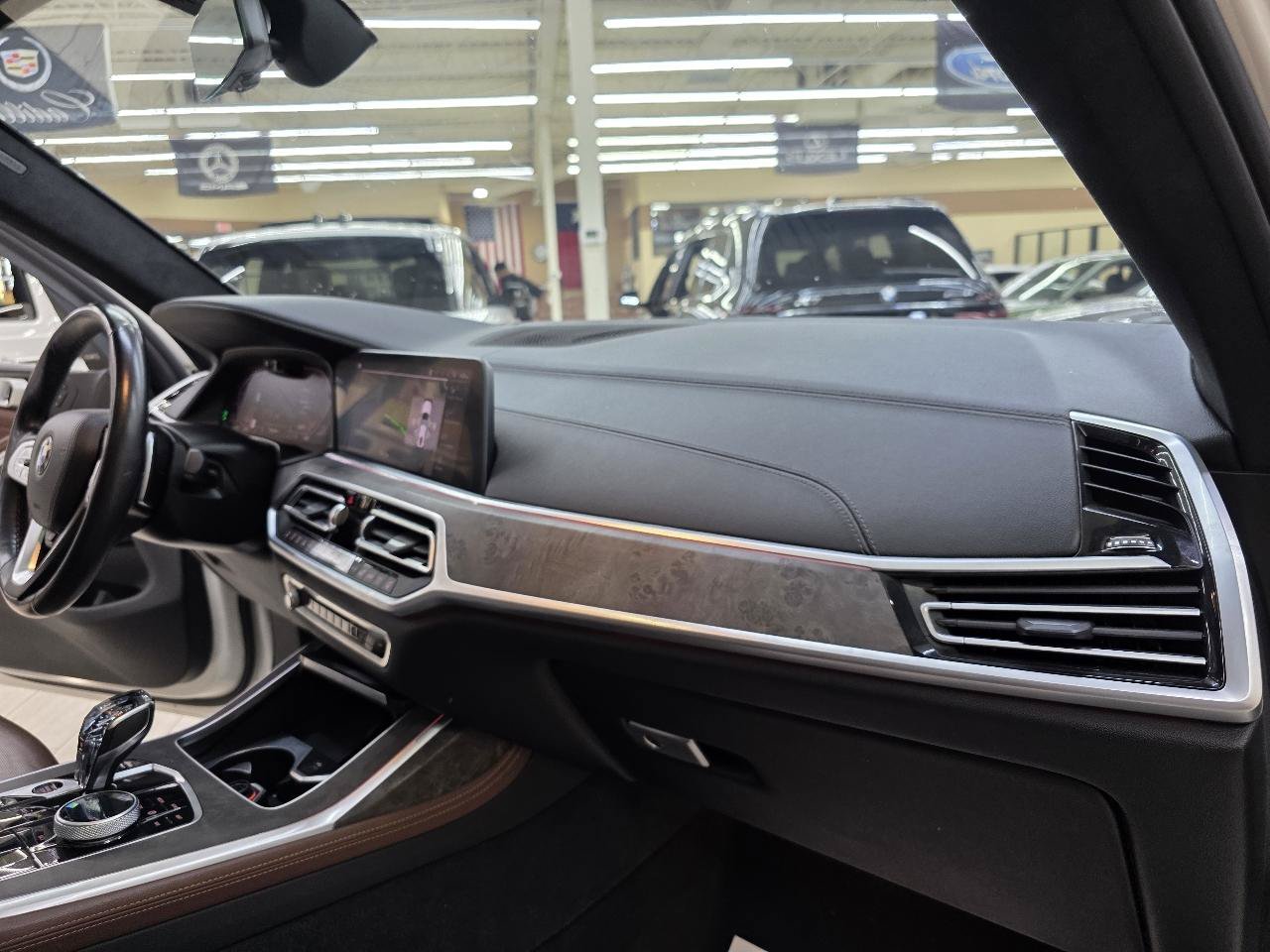 Used 2020 BMW X7 xDrive40i w/ Premium Package AWD/4WD image 23
