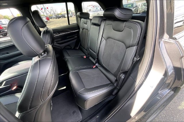 New 2026 Jeep Grand Cherokee 4WD image 10