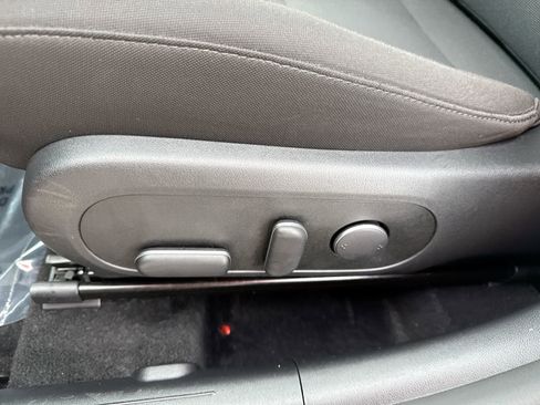 Used 2025 Hyundai Kona SEL FWD image 14
