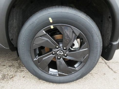 New 2026 Nissan Rogue SV AWD/4WD image 9