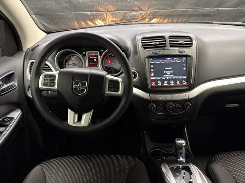 Used 2014 Dodge Journey SXT w/ Flexible Seating Group FWD image 10