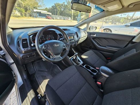 Used 2017 Kia Forte LX image 11