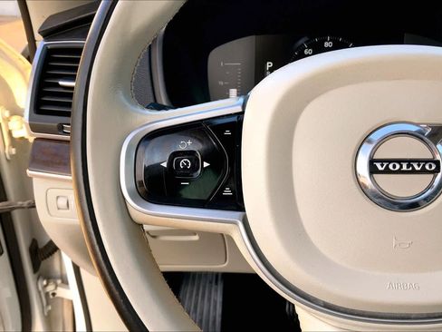 Used 2019 Volvo XC90 T5 Momentum w/ Protection Package Premier image 20