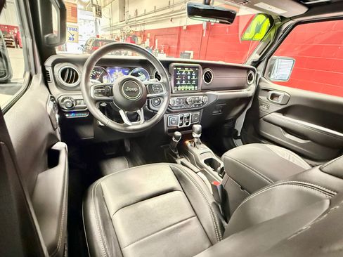 Certified 2022 Jeep Wrangler Unlimited Sahara w/ Cold Weather Group AWD/4WD image 22