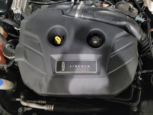 Used 2020 Lincoln MKZ image 30