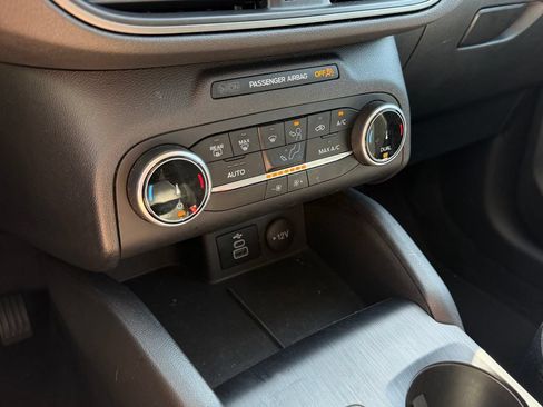 Used 2025 Ford Escape Active AWD/4WD image 21