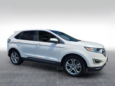 Used 2017 Ford Edge Titanium w/ Equipment Group 301A FWD image 3