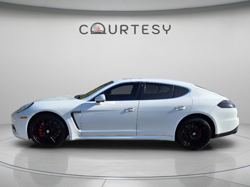 Used 2014 Porsche Panamera S RWD image 2