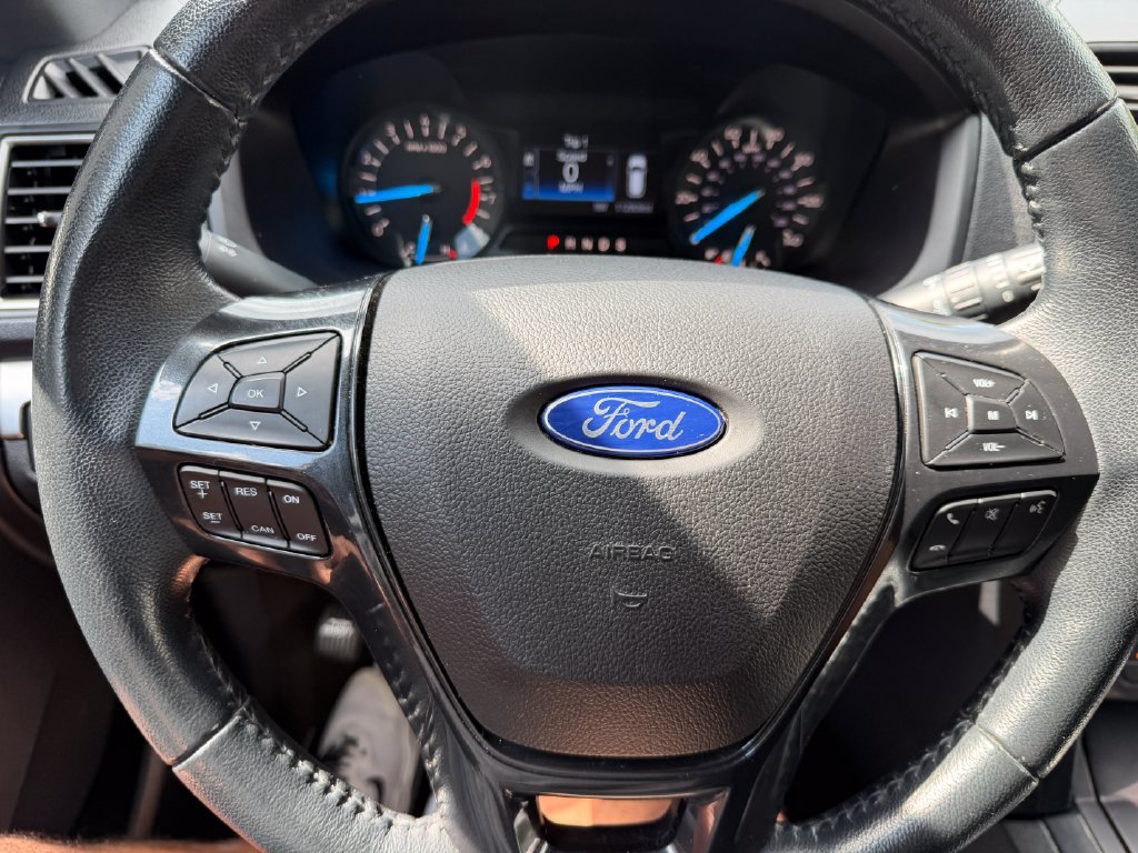 Used 2018 Ford Explorer XLT AWD/4WD image 31