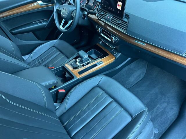 Used 2023 Audi Q5 2.0T Premium w/ Convenience Package AWD/4WD image 19