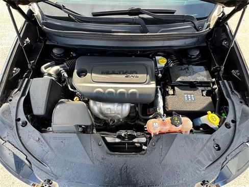 Used 2019 Jeep Cherokee Limited w/ Technology Group image 31