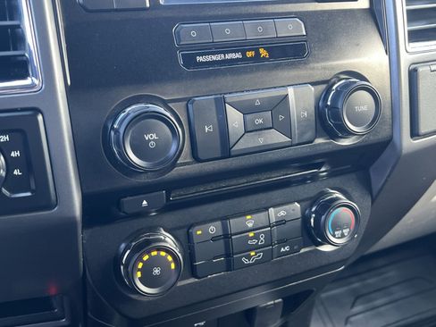 Used 2015 Ford F150 XLT image 17