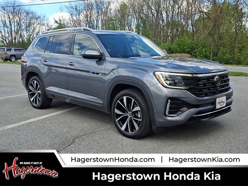 Used 2024 Volkswagen Atlas SEL Premium R-Line image 1