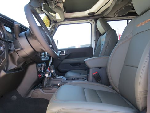 New 2025 Jeep Gladiator Mojave image 19