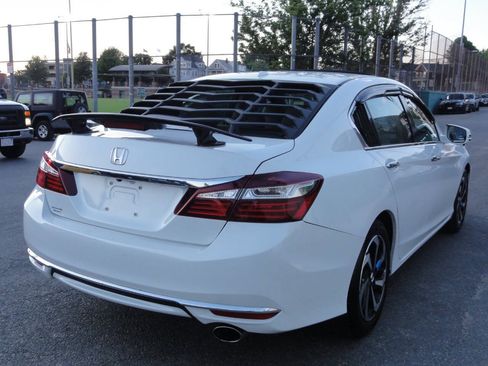 Used 2017 Honda Accord EX-L image 3