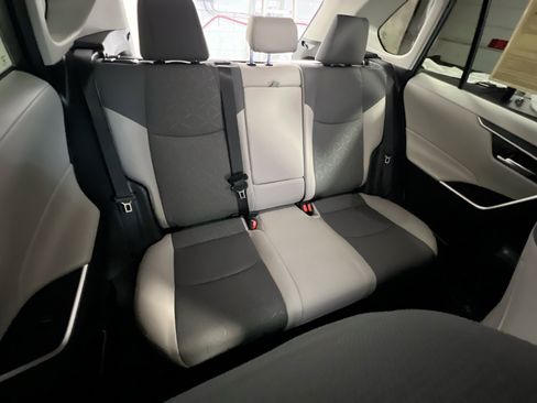 Used 2025 Toyota RAV4 XLE w/ Convenience Package FWD image 33