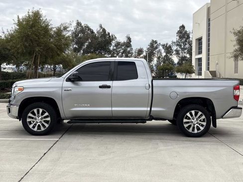 Used 2017 Toyota Tundra SR5 image 6
