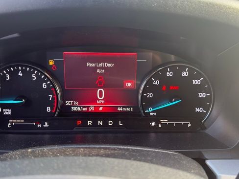 Used 2023 Ford Explorer XLT AWD/4WD image 12