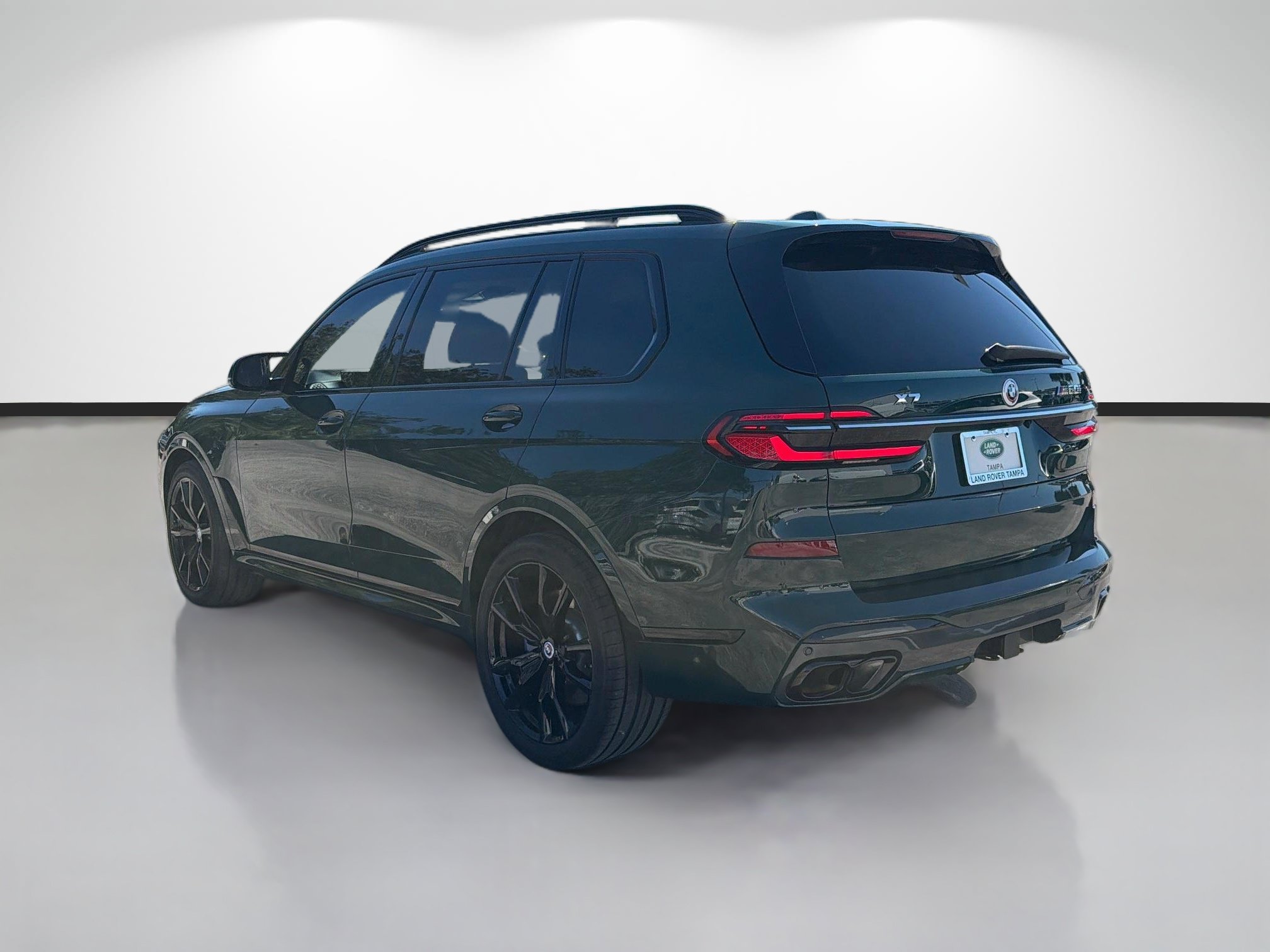 Used 2023 BMW X7 M60i w/ Executive Package AWD/4WD image 3