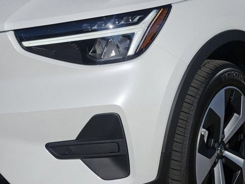 Certified 2025 Volvo XC40 B5 Core w/ Protection Package Premier image 6