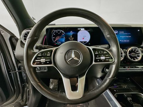 Used 2022 Mercedes-Benz EQB 350 4MATIC image 11