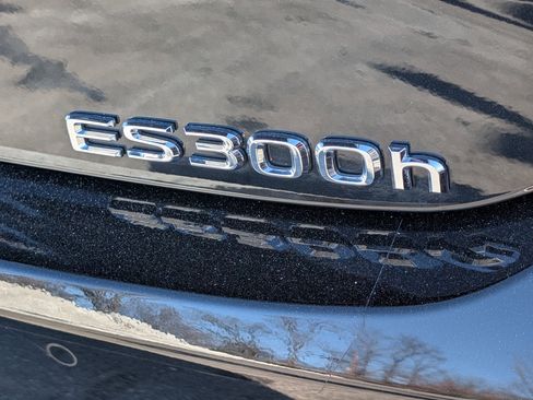 Certified 2024 Lexus ES 300h Ultra Luxury image 9