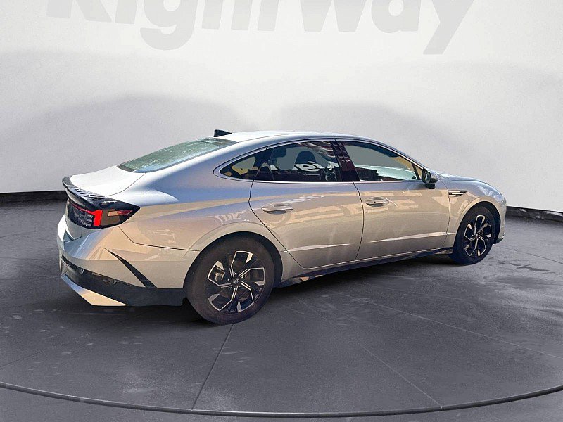 Used 2025 Hyundai Sonata SEL FWD image 5