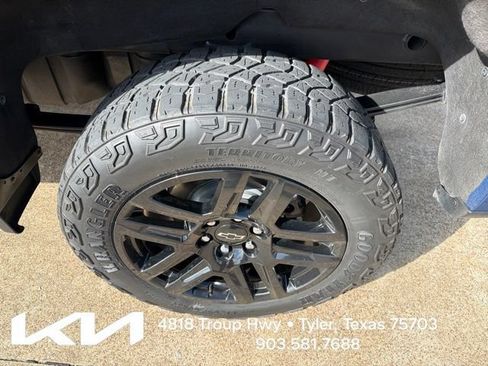 Used 2024 Chevrolet Silverado 1500 LT Trail Boss w/ Protection Package AWD/4WD image 8