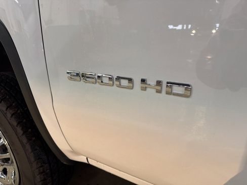 Used 2017 GMC Sierra 3500 4x4 Regular Cab image 8