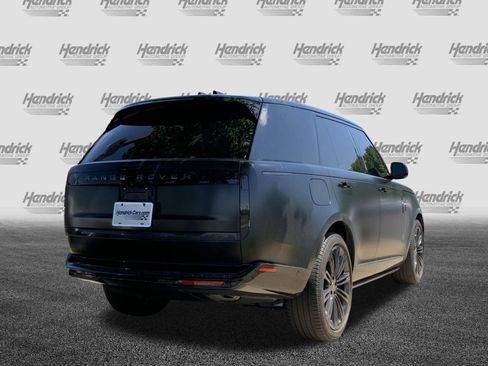 Used 2025 Land Rover Range Rover SE AWD/4WD image 10