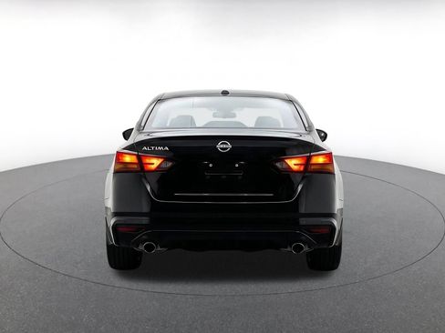 Used 2025 Nissan Altima 2.5 SV FWD image 8